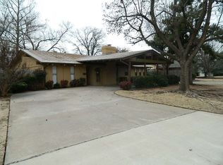 730 NW Heinzwood Cir, Lawton, OK 73505
