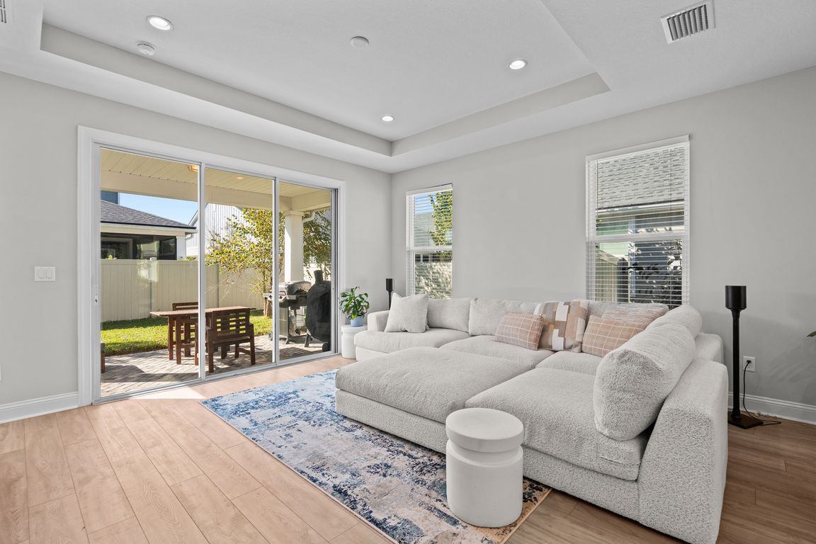 next background image