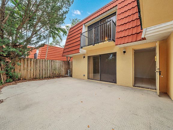 3rd image of 713 NW 99th Circle