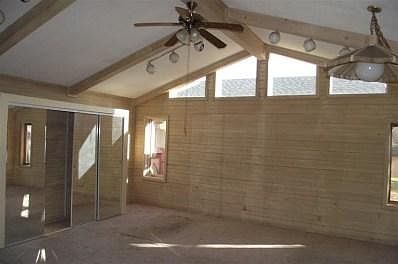 5th image of 298 Pamela Ave