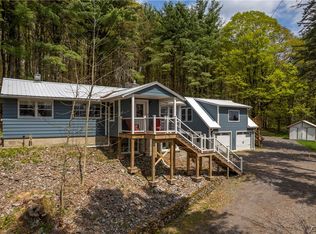 10373 Ridgecrest Rd, Utica, NY 13502