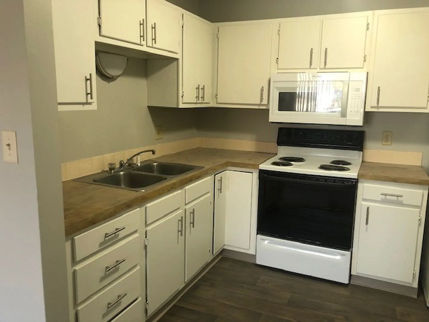 608 NE 4th Street — Photo 3