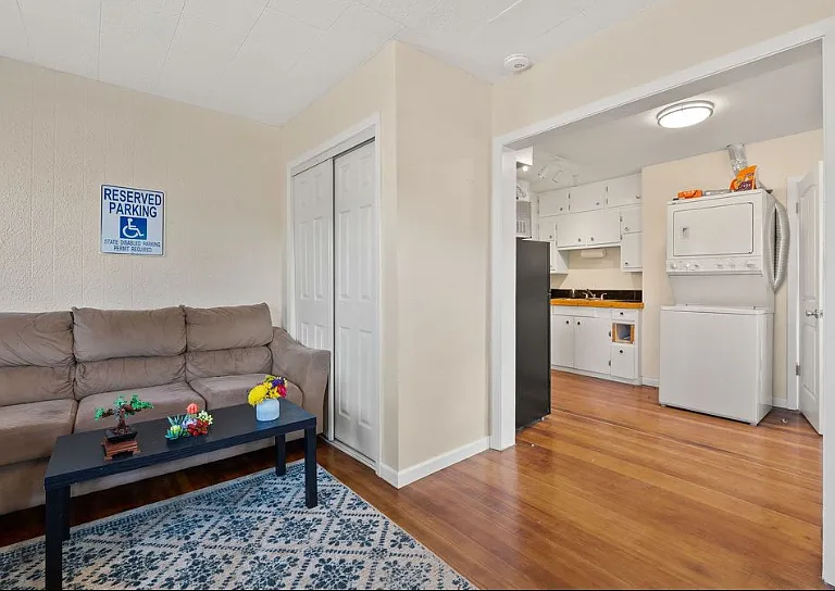 620 2nd St W #620 — Photo 5
