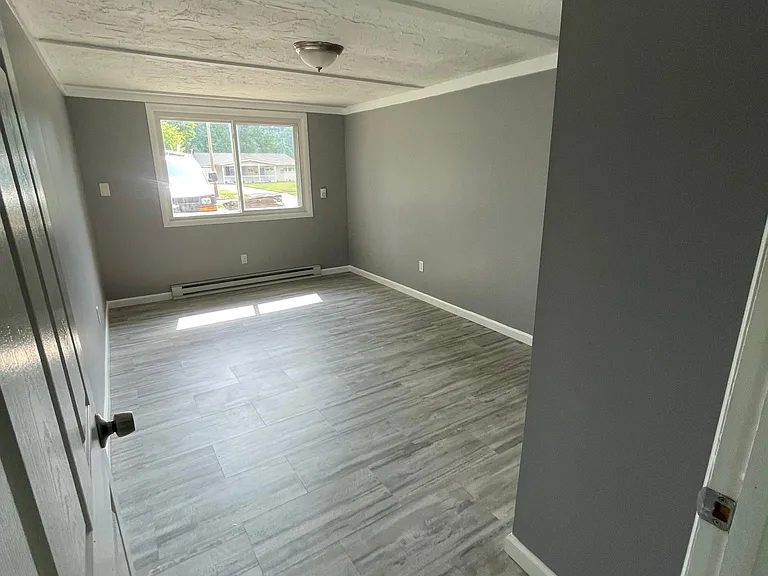 2914 Bainbridge St — Photo 9