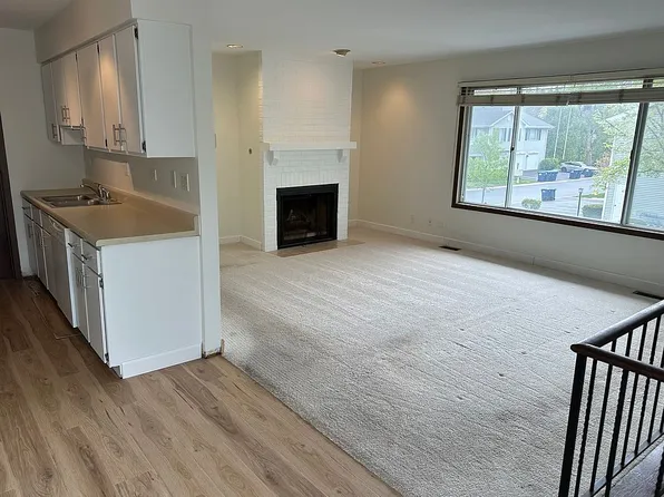 335 Coventry Ct, Clarendon Hills, IL 60514