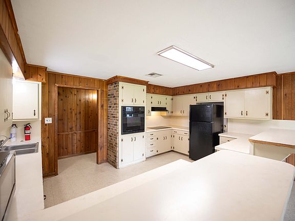 911-JOHN-STINE-ROAD-kitchen-scaled_03182026