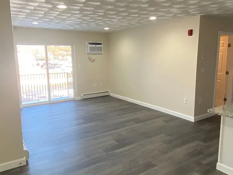 150 Stamford Ave — Photo 17