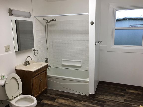 4th image of 6401 NE 135th Ave