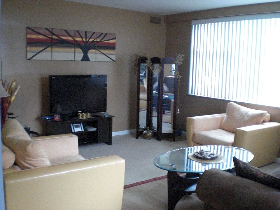 1st image of 11850 Edgewater Dr APT 103