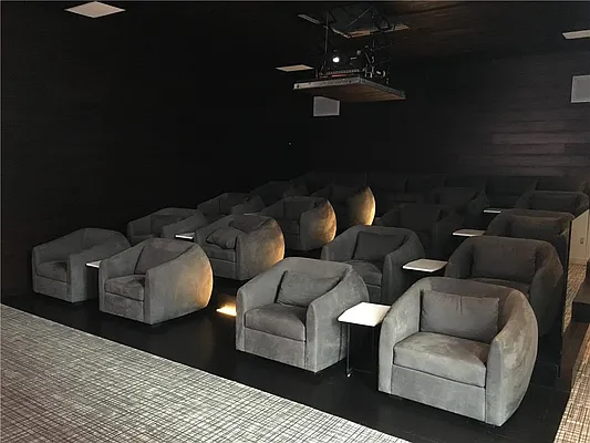 Rented by R New York | media 17