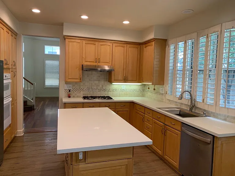 2929 Moreno Ave — Photo 6
