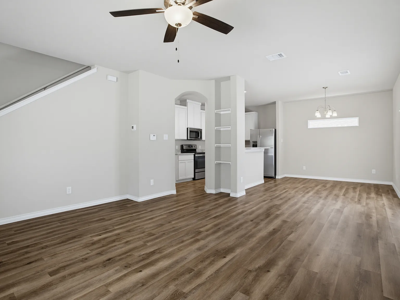 3 bed, 2.5 bath, 1434 sqft, $1,725 — Photo 2