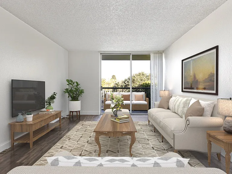 325 Rowland Boulevard — Photo 1