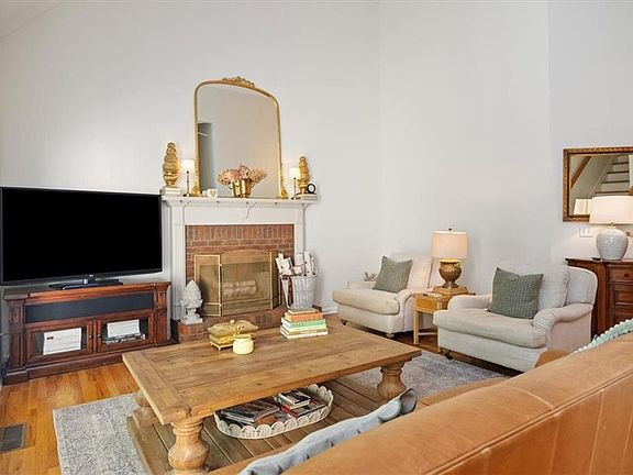 4th image of 982 Bridgemill Ave