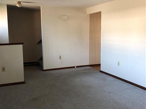3rd image of 17 Excelsior St