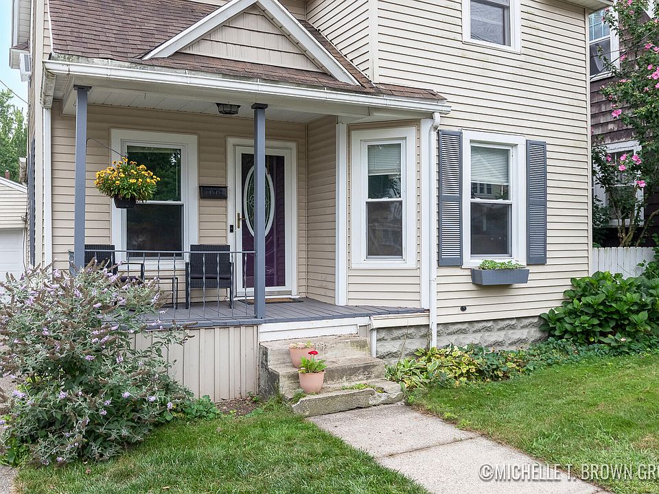 1st image of 842 Arianna St NW
