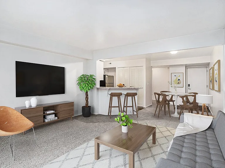 Brentwood Park Apartments — Photo 7