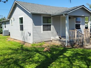 128 Chestnut St, Medford, OR 97501