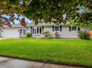 3910 Madeline Ln, Manitowoc, WI 54220