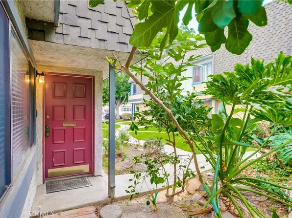 11737 207th St, Lakewood, CA 90715