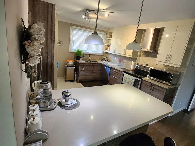 248 Blue Grass Blvd #MAIN FLR — Photo 3