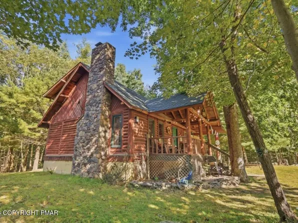 3130 Stony Run Ln, Cresco, PA 18326