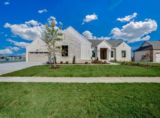 4624 N Ridge Port St, Wichita, KS 67205