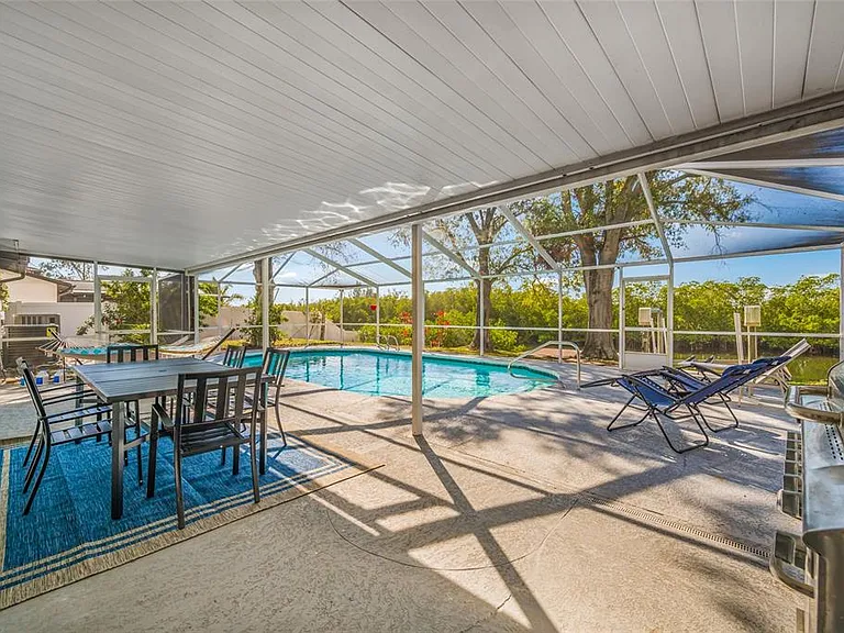 4622 Bay Crest Dr — Photo 42
