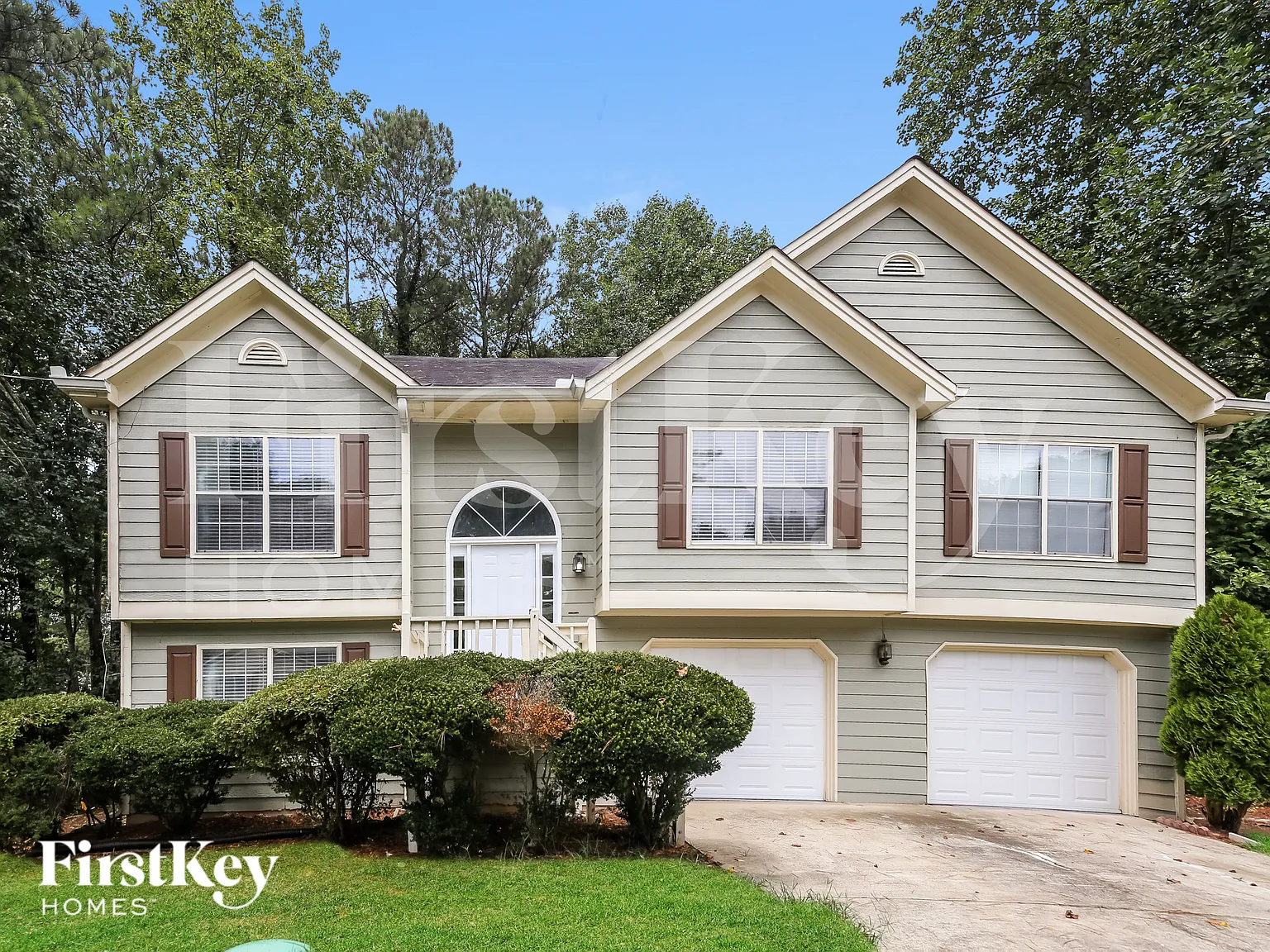 4 bed, 3.0 bath, 2853 sqft, $2,450 — Photo 1