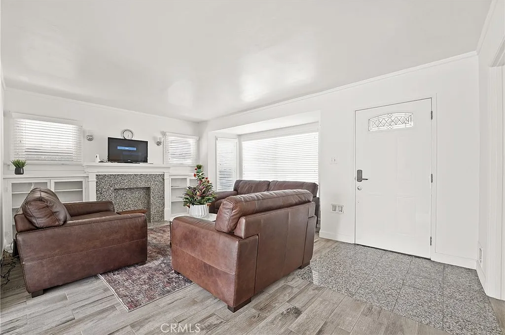 2 bed, 1088 sqft, $3,199 — Photo 3