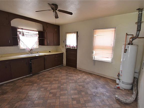 5th image of 609 Lafayette Dr