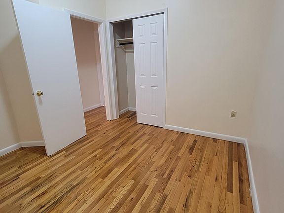 4th image of 12912 20th Ave Floor 1