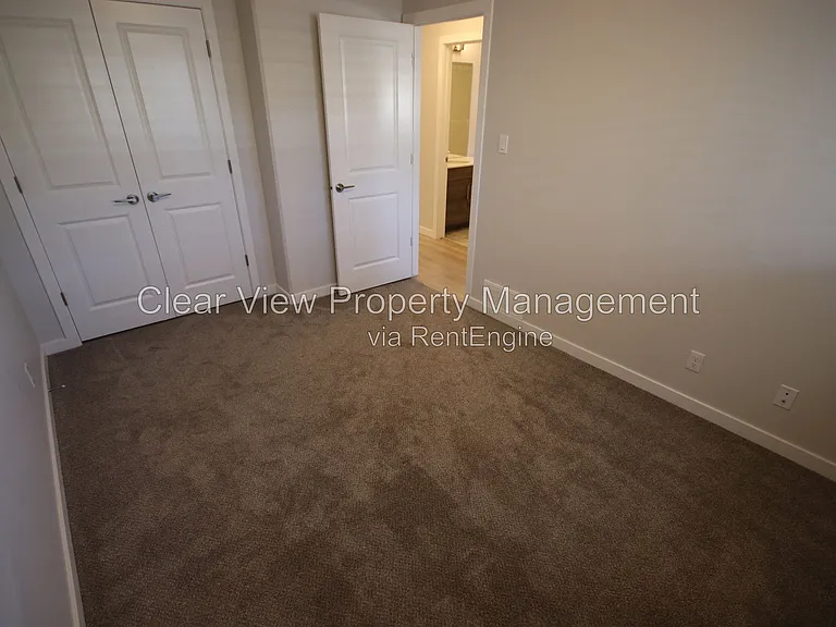 994 41st Ave N #LOWER LEVEL — Photo 10