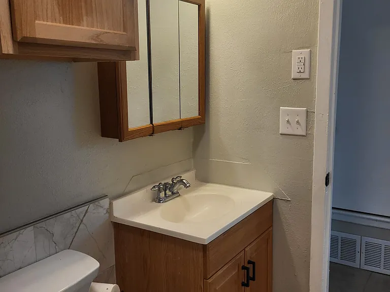 121 Wood St — Photo 7