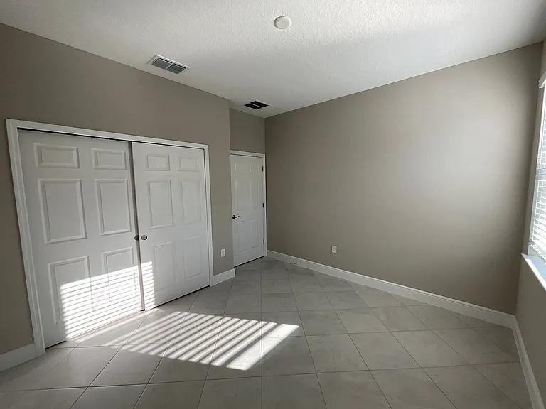 7727 SW 57th Pl — Photo 13