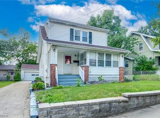1074 Lexington Ave, Akron, OH 44310
