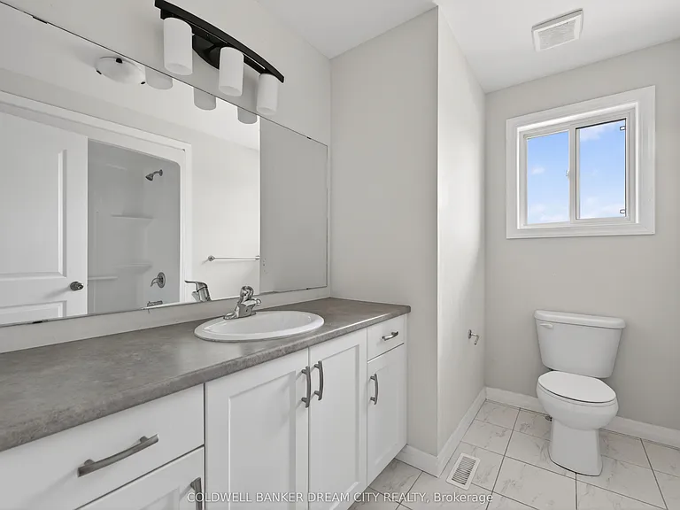 98 Livingston Dr — Photo 37