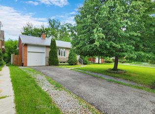 11 Elynhill Dr, Toronto, ON M2R 1C5