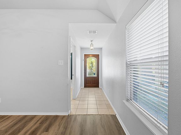 4th image of 9045 Sun Haven Way