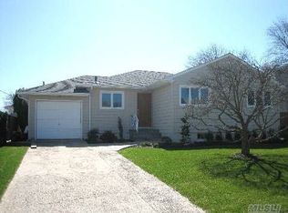 4052 Anne Dr, Seaford, NY 11783