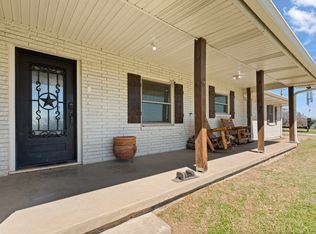 1641 E Henderson St, Cleburne, TX 76031