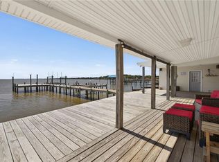 994 Fort Lowry Ln, Dunnsville, VA 22454