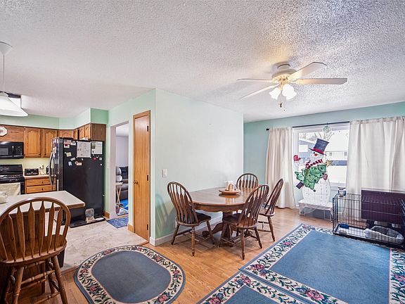 3rd image of 646 Marlou Pkwy
