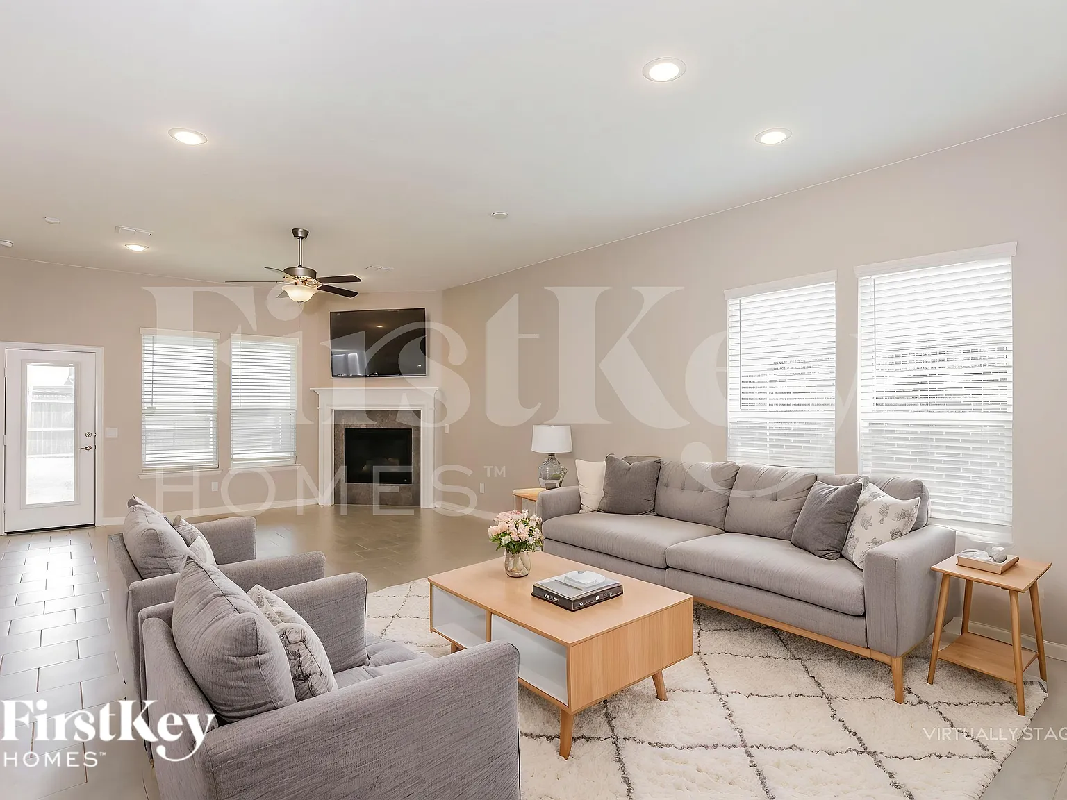 4 bed, 2.5 bath, 3508 sqft, $3,010 — Photo 4