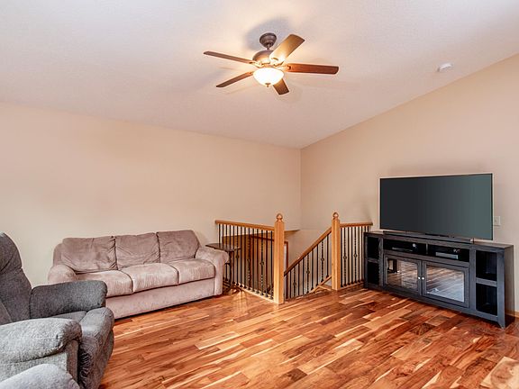 5th image of 9385 Jasmine Ave S