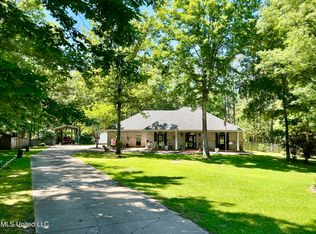 415 Greenbriar St, Brandon, MS 39047