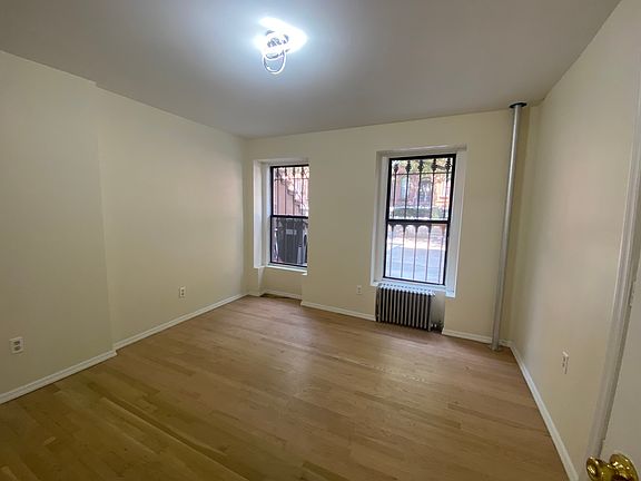 5th image of 634 Willoughby Ave #1