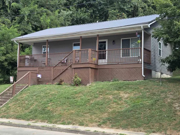 605 S 10th St, Ironton, OH 45638