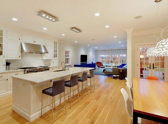 4th image of 51 Pembroke Dr