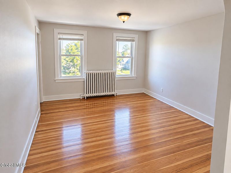 2nd image of 1015 Washington Avenue
